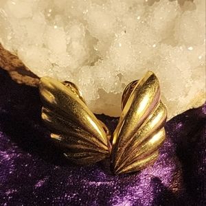 Vintage and antique jewelry (mostly)